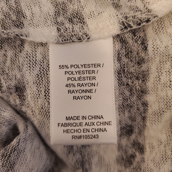 Bobeau Top Sleeveless Size 3X Gray with Stripes - Picture 6 of 6